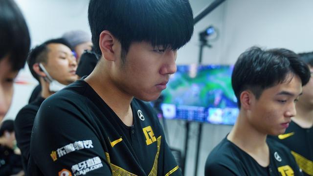 球经济中冷 球经济中冷